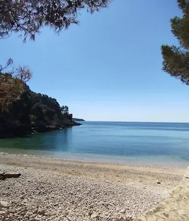 Marinas * Pula